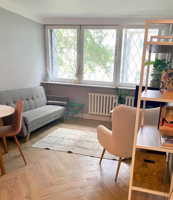Apartament Close To Metro, 8 Minutes To Centrum And Near Airport *