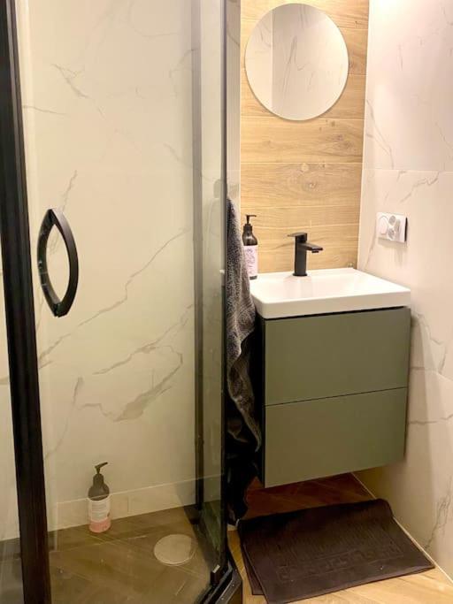Close To Metro, 8 Minutes To Centrum And Near Airport Apartament *